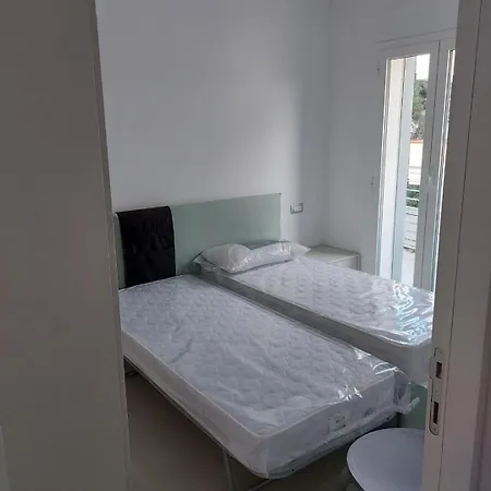 Grey House 5 100mt Dal Mare *