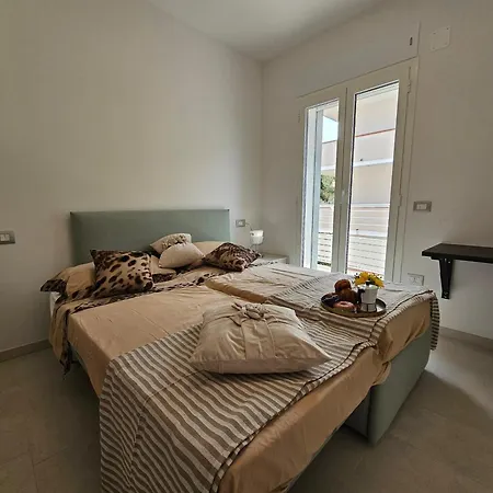 Grey House 5 100mt Dal Mare *