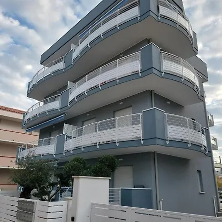 Grey House 5 100mt Dal Mare